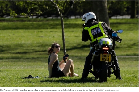 covid police motorbike london small.jpg (104781 bytes)